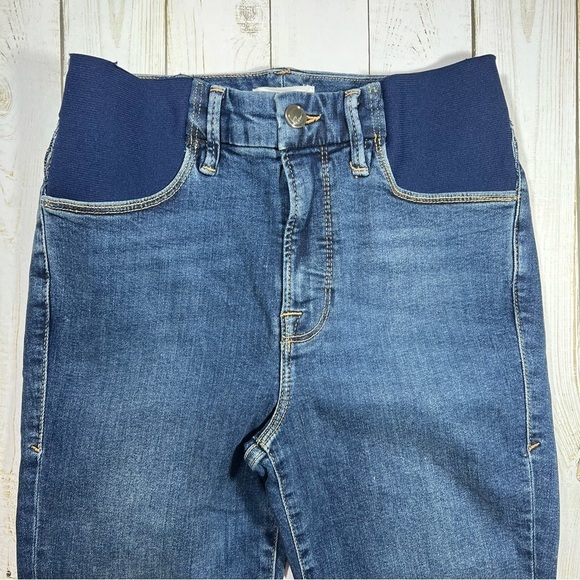 Good American | The Honeymoon Elastic Panel Baby Bump Maternity Jeans - Picture 5 of 7